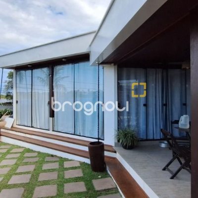 Casa com 310m², 4 quartos (sendo 1 suíte), 4 garagens, no bairro Campeche em Florianópolis