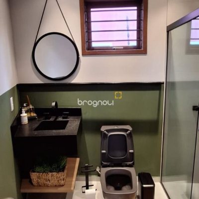 Casa com 310m², 4 quartos (sendo 1 suíte), 4 garagens, no bairro Campeche em Florianópolis