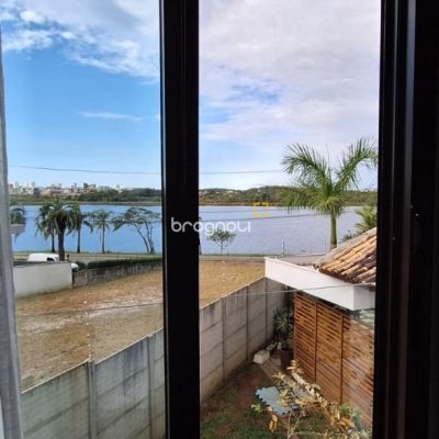 Casa com 310m², 4 quartos (sendo 1 suíte), 4 garagens, no bairro Campeche em Florianópolis
