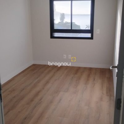 Apartamento com 99m², 3 quartos (sendo 1 suíte), 2 garagens, no bairro Coqueiros em Florianópolis