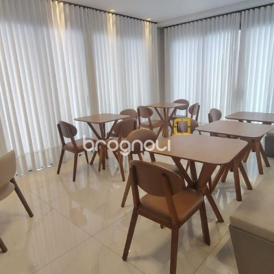 Apartamento com 99m², 3 quartos (sendo 1 suíte), 2 garagens, no bairro Coqueiros em Florianópolis