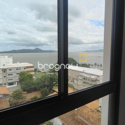Apartamento com 99m², 3 quartos (sendo 1 suíte), 2 garagens, no bairro Coqueiros em Florianópolis