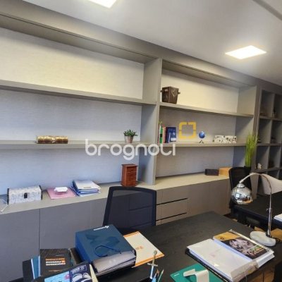 Sala com 42m², 2 garagens, no bairro Itacorubi em Florianópolis