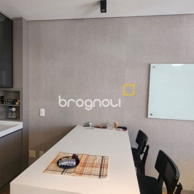 Sala com 42m², 2 garagens, no bairro Itacorubi em Florianópolis