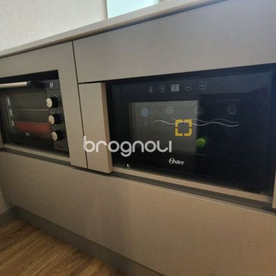 Sala com 42m², 2 garagens, no bairro Itacorubi em Florianópolis