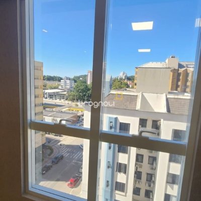 Sala com 42m², 2 garagens, no bairro Itacorubi em Florianópolis
