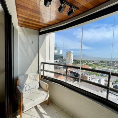 Apartamento com 142m², 3 quartos (sendo 1 suíte), 2 garagens, no bairro Centro em Florianópolis