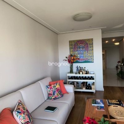 Apartamento com 142m², 3 quartos (sendo 1 suíte), 2 garagens, no bairro Centro em Florianópolis