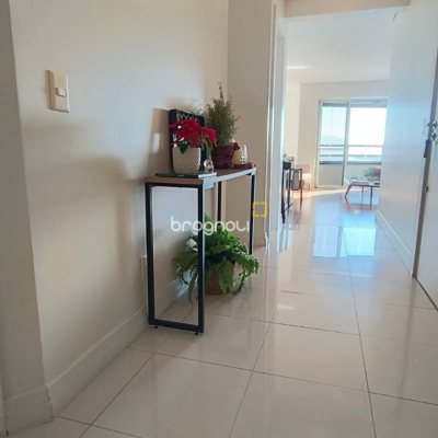 Apartamento com 142m², 3 quartos (sendo 1 suíte), 2 garagens, no bairro Centro em Florianópolis