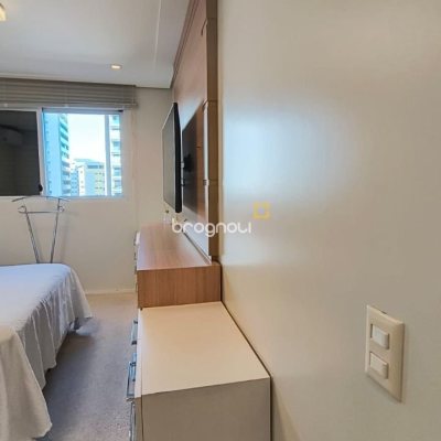Apartamento com 142m², 3 quartos (sendo 1 suíte), 2 garagens, no bairro Centro em Florianópolis