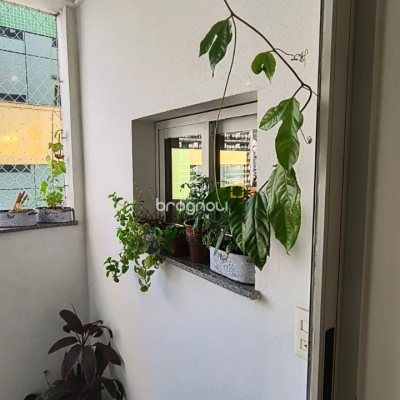 Apartamento com 142m², 3 quartos (sendo 1 suíte), 2 garagens, no bairro Centro em Florianópolis