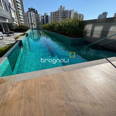 Apartamento com 61m², 1 quarto, 1 garagem, no bairro Centro em Florianópolis