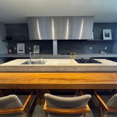Apartamento com 61m², 1 quarto, 1 garagem, no bairro Centro em Florianópolis