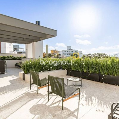 Apartamento com 33m², 1 quarto, 2 garagens, no bairro Canasvieiras em Florianópolis