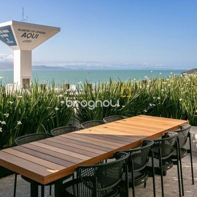 Apartamento com 33m², 1 quarto, 2 garagens, no bairro Canasvieiras em Florianópolis