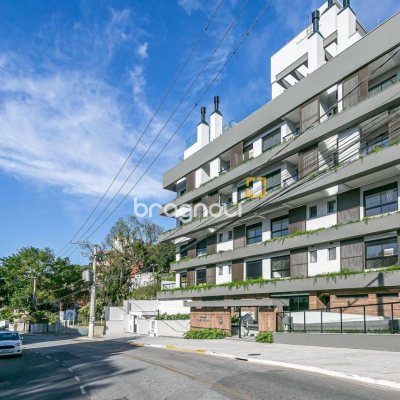 Apartamento com 33m², 1 quarto, 2 garagens, no bairro Canasvieiras em Florianópolis
