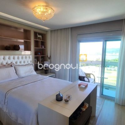 Apartamento com 170m², 3 quartos (sendo 3 suítes), 2 garagens, no bairro Beira Mar Norte em Florianópolis