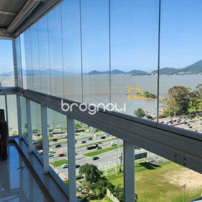 Apartamento com 170m², 3 quartos (sendo 3 suítes), 2 garagens, no bairro Beira Mar Norte em Florianópolis