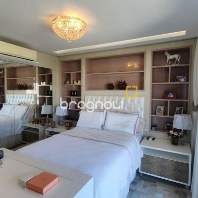 Apartamento com 170m², 3 quartos (sendo 3 suítes), 2 garagens, no bairro Beira Mar Norte em Florianópolis