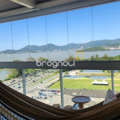 Apartamento com 170m², 3 quartos (sendo 3 suítes), 2 garagens, no bairro Beira Mar Norte em Florianópolis
