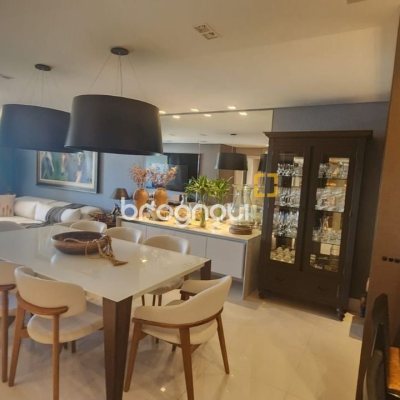Apartamento com 170m², 3 quartos (sendo 3 suítes), 2 garagens, no bairro Beira Mar Norte em Florianópolis