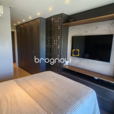 Apartamento com 170m², 3 quartos (sendo 3 suítes), 2 garagens, no bairro Beira Mar Norte em Florianópolis
