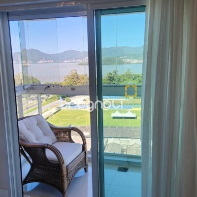 Apartamento com 170m², 3 quartos (sendo 3 suítes), 2 garagens, no bairro Beira Mar Norte em Florianópolis