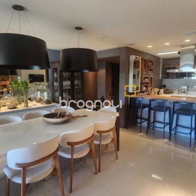 Apartamento com 170m², 3 quartos (sendo 3 suítes), 2 garagens, no bairro Beira Mar Norte em Florianópolis