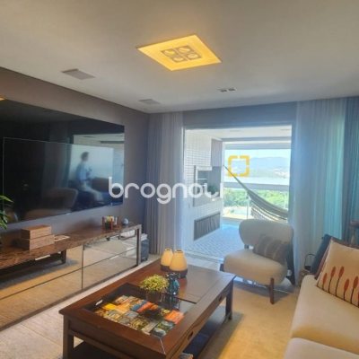 Apartamento com 170m², 3 quartos (sendo 3 suítes), 2 garagens, no bairro Beira Mar Norte em Florianópolis