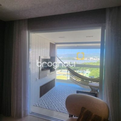 Apartamento com 170m², 3 quartos (sendo 3 suítes), 2 garagens, no bairro Beira Mar Norte em Florianópolis