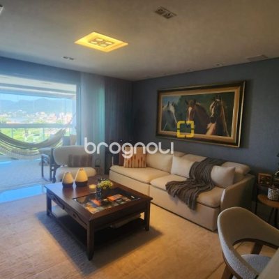 Apartamento com 170m², 3 quartos (sendo 3 suítes), 2 garagens, no bairro Beira Mar Norte em Florianópolis