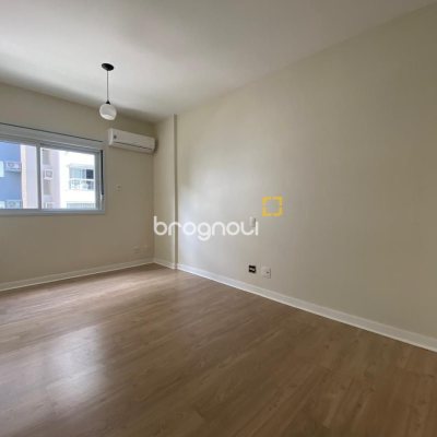 Apartamento com 79m², 2 quartos (sendo 1 suíte), 1 garagem, no bairro Itacorubi em Florianópolis