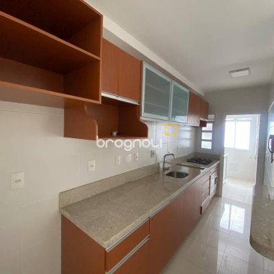 Apartamento com 79m², 2 quartos (sendo 1 suíte), 1 garagem, no bairro Itacorubi em Florianópolis