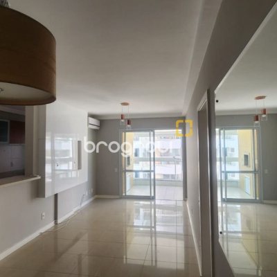 Apartamento com 79m², 2 quartos (sendo 1 suíte), 1 garagem, no bairro Itacorubi em Florianópolis