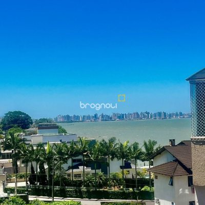 Apartamento com 108m², 3 quartos (sendo 2 suítes), 1 garagem, no bairro Ponta de Baixo em São José