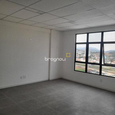 Sala com 33m², 1 garagem, no bairro Pagani em Palhoça