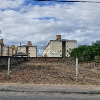Terreno com 717m², no bairro Barra do Aririú em Palhoça
