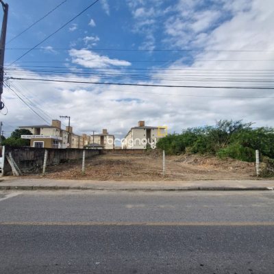 Terreno com 717m², no bairro Barra do Aririú em Palhoça