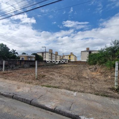 Terreno com 717m², no bairro Barra do Aririú em Palhoça