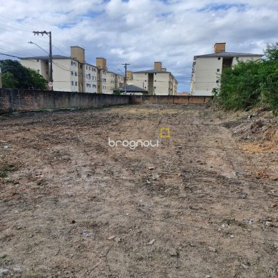 Terreno com 717m², no bairro Barra do Aririú em Palhoça