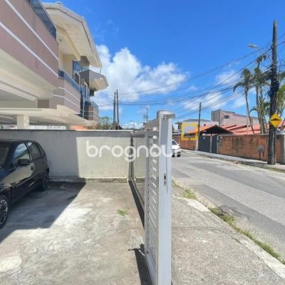 Apartamento com 45m², 2 quartos (sendo 1 suíte), 1 garagem, no bairro Ingleses em Florianópolis