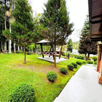 Sítio com 240m², 4 quartos (sendo 2 suítes), 4 garagens, no bairro Rio dos Bugres em Rancho Queimado