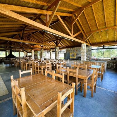 Sítio com 240m², 4 quartos (sendo 2 suítes), 4 garagens, no bairro Rio dos Bugres em Rancho Queimado