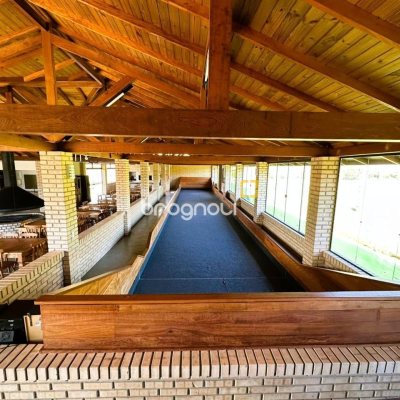 Sítio com 240m², 4 quartos (sendo 2 suítes), 4 garagens, no bairro Rio dos Bugres em Rancho Queimado