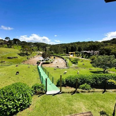 Sítio com 240m², 4 quartos (sendo 2 suítes), 4 garagens, no bairro Rio dos Bugres em Rancho Queimado