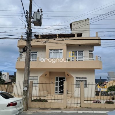 Prédio com 662m², 5 garagens, no bairro Ingleses em Florianópolis