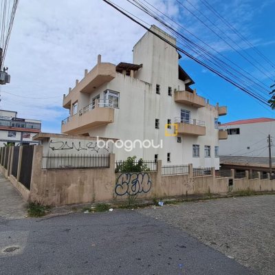 Prédio com 662m², 5 garagens, no bairro Ingleses em Florianópolis
