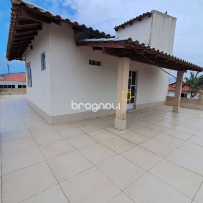 Prédio com 662m², 5 garagens, no bairro Ingleses em Florianópolis