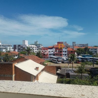 Cobertura com 122m², 2 quartos (sendo 1 suíte), 1 garagem, no bairro Canasvieiras em Florianópolis