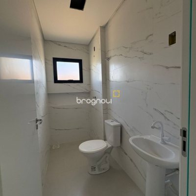 Casa com 63m², 2 quartos (sendo 1 suíte), 1 garagem, no bairro Nova Palhoça em Palhoça
